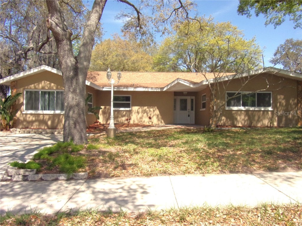 1219 E Oakwood Street Tarpon Springs FL 34689 U8234466 image1