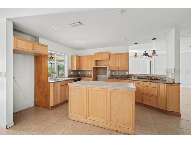 1219 NE 14th Place Cape Coral FL 33909 TB8522967 image12