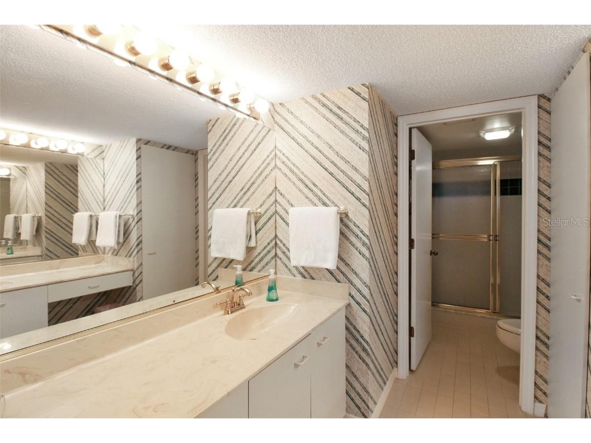 1219 Siesta Bayside Drive #1219-C Sarasota FL 34242 A4596165 image21