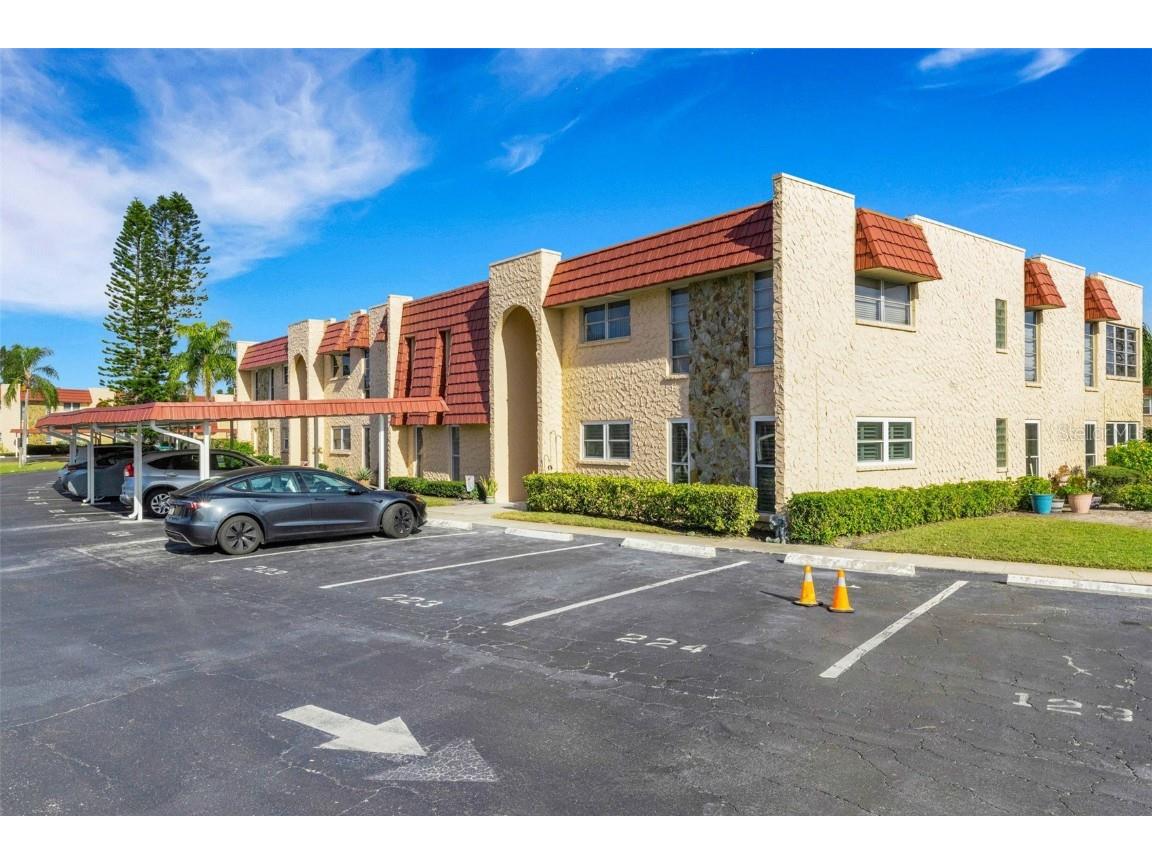 122 Buttonwood Circle #122 Seminole FL 33777 TB8451484 image1