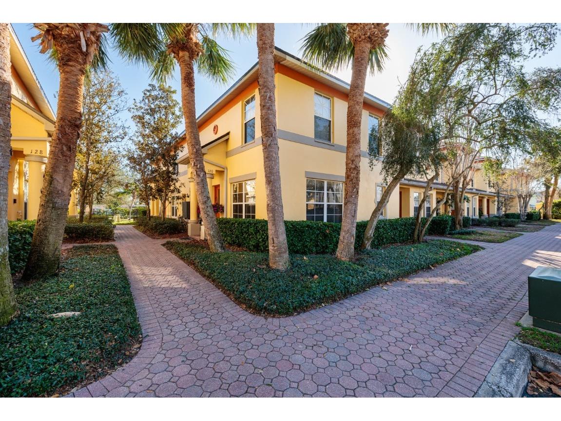122 Coquina Bay Drive Saint Petersburg FL 33705 TB8350336 image1