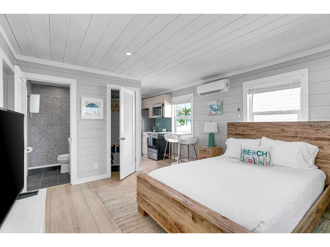 122 Coral Avenue Redington Shores FL 33708 TB8398480 image11