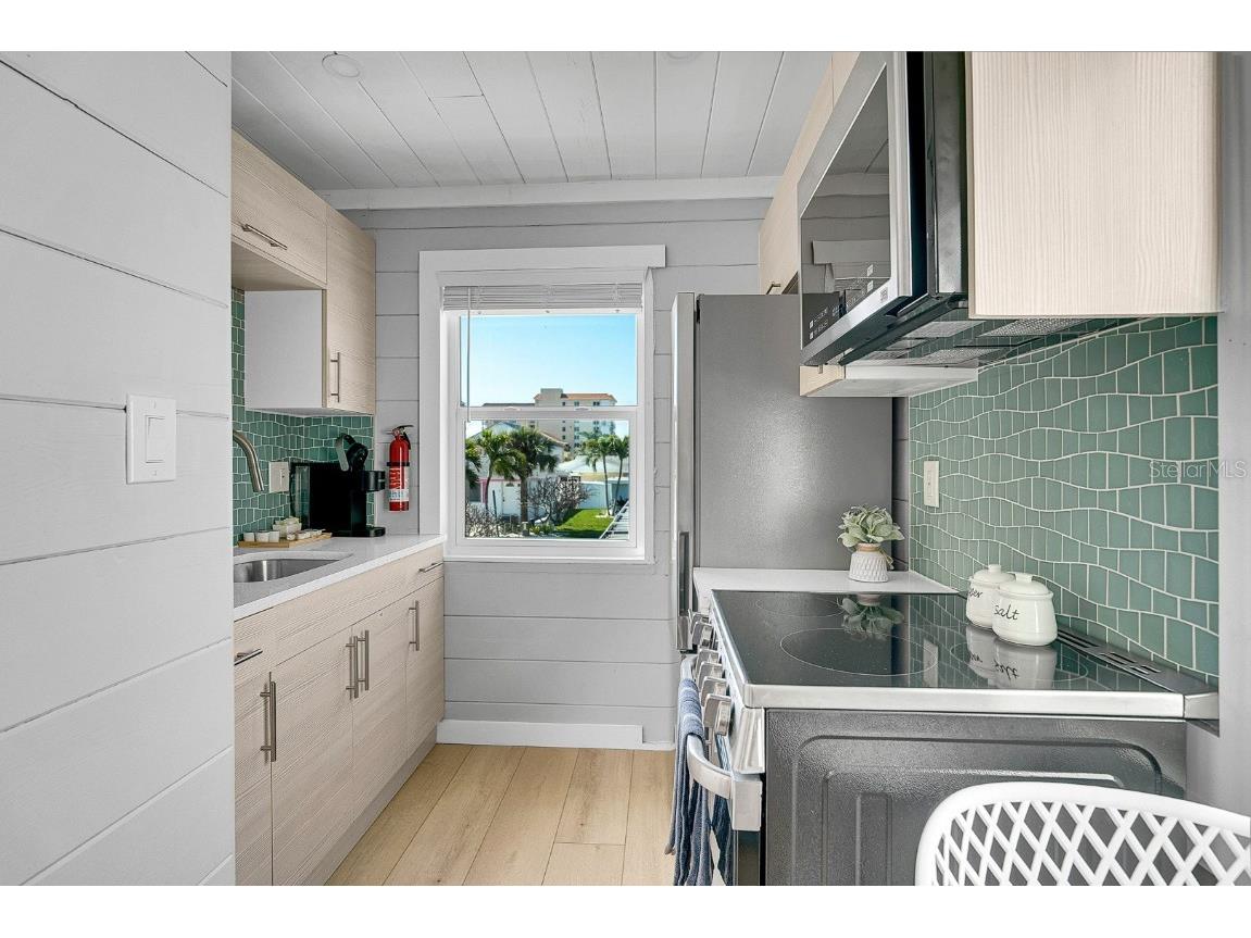 122 Coral Avenue Redington Shores FL 33708 TB8398480 image15