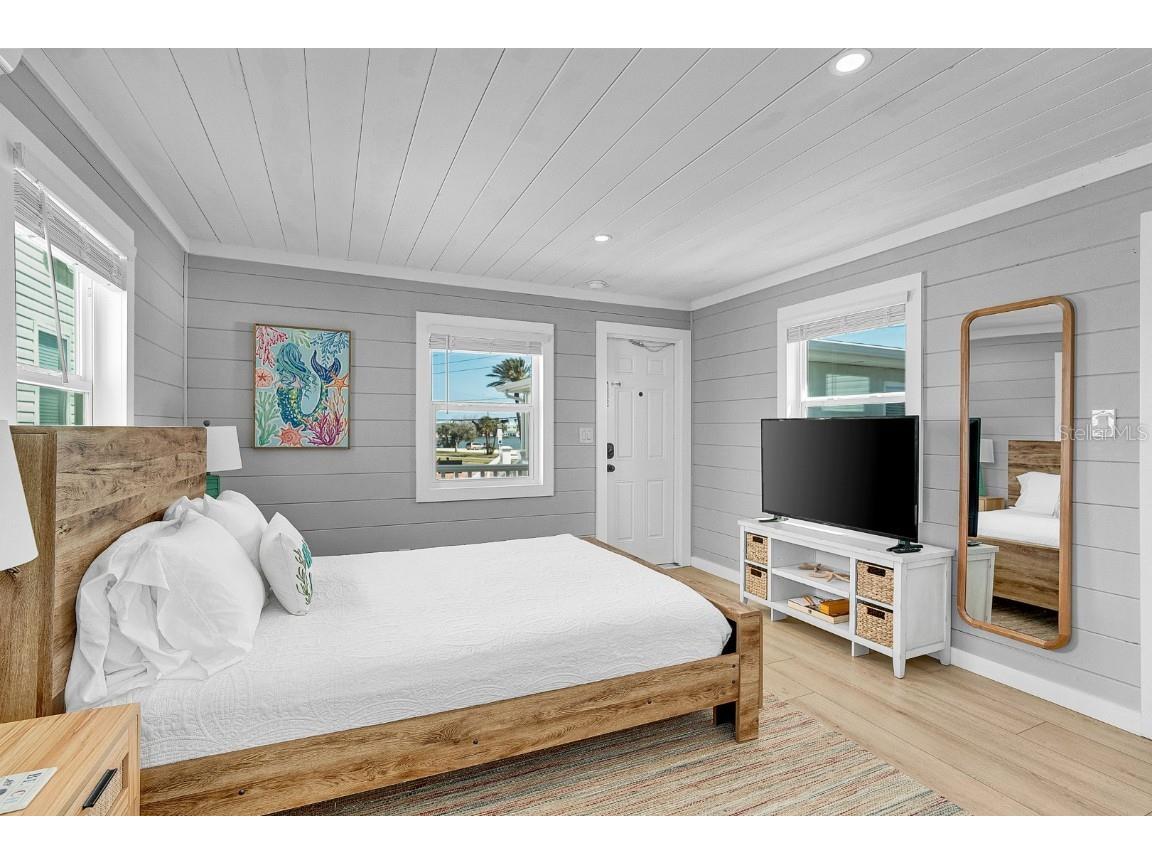 122 Coral Avenue Redington Shores FL 33708 TB8398480 image5