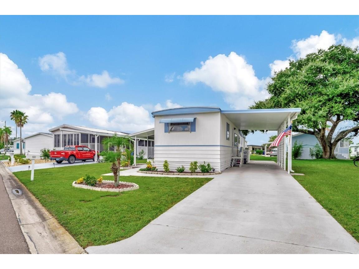 122 E Saint Annes Circle Apollo Beach FL 33572 TB8437171 image1