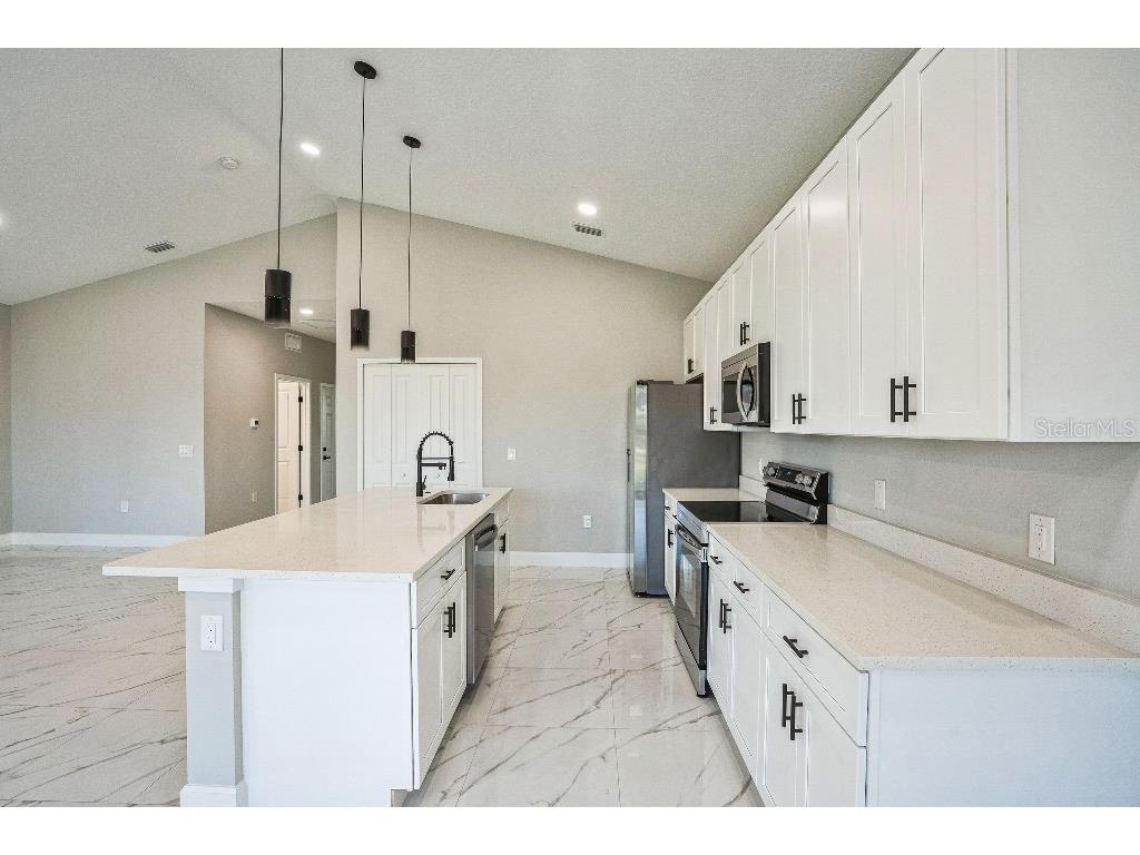 122 Jennifer Drive Rotonda West FL 33947 TB8360697 image3