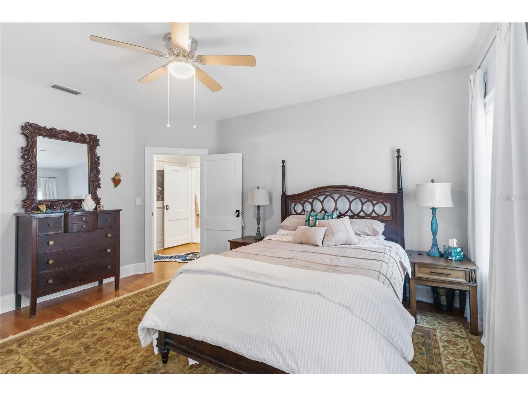 122 N Mills Avenue Orlando FL 32801 O6400182 image21