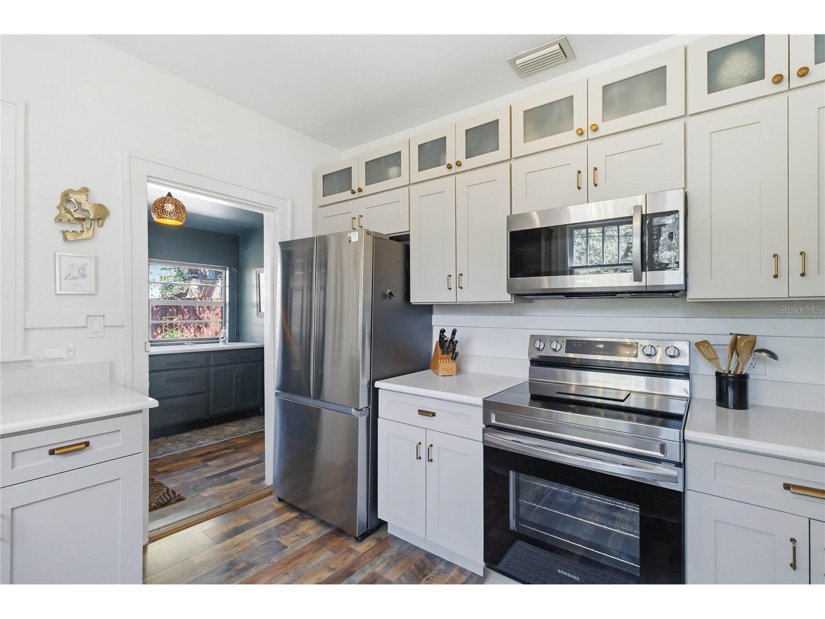 122 N Mills Avenue Orlando FL 32801 O6400182 image8