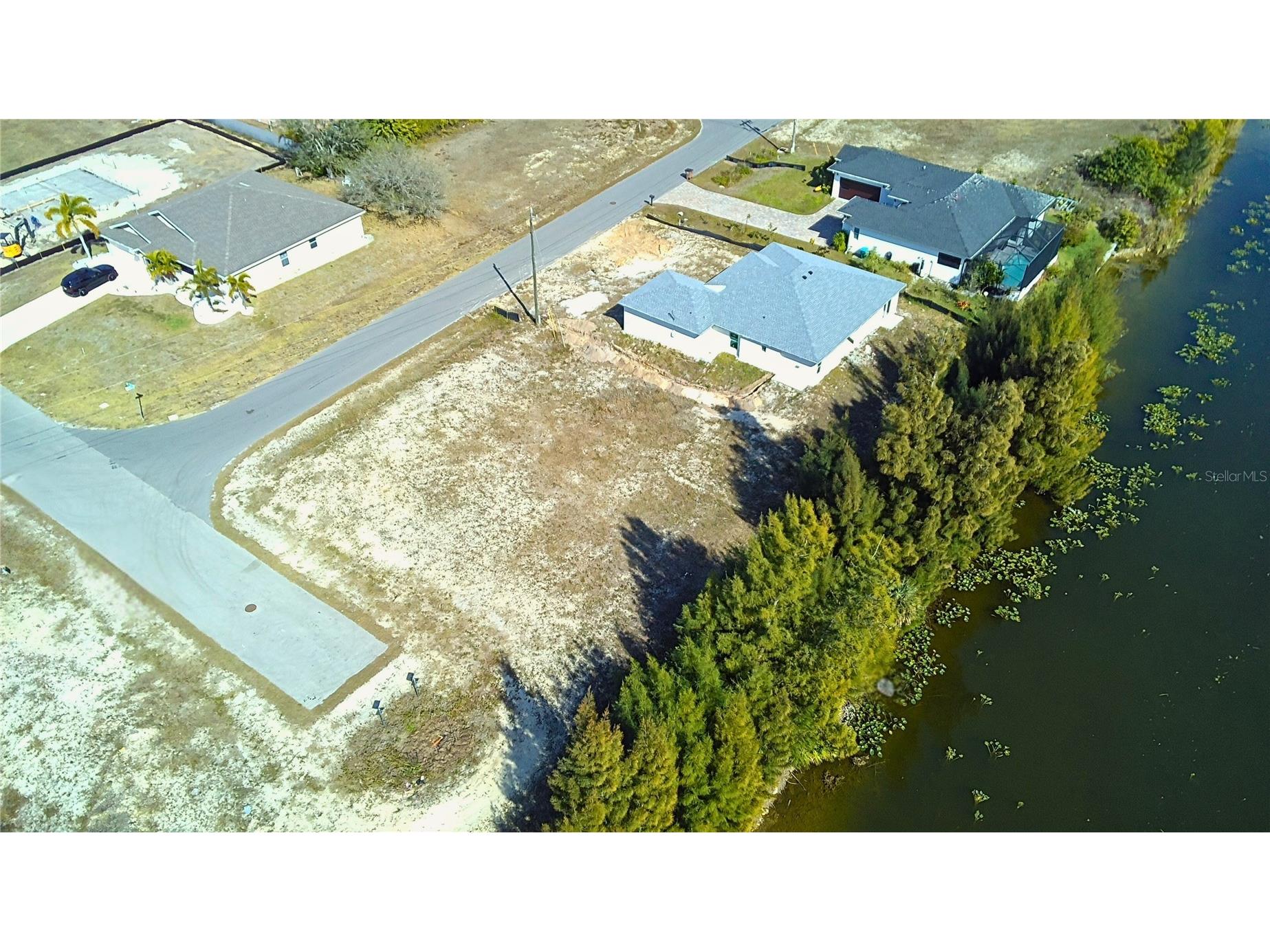122 NE 9th Street Cape Coral FL 33909 - HERMOSA CANAL C7521298 image5