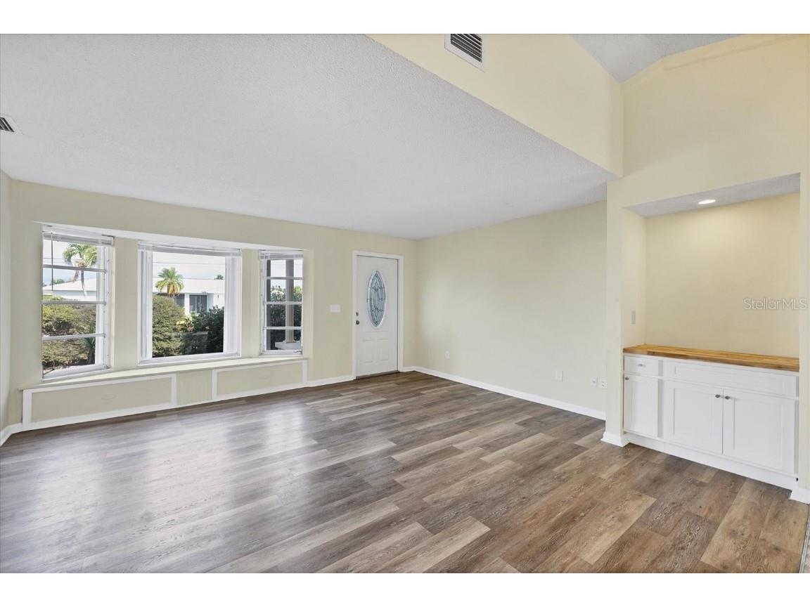 122 SE 41st Terrace Cape Coral FL 33904 D6145002 image5