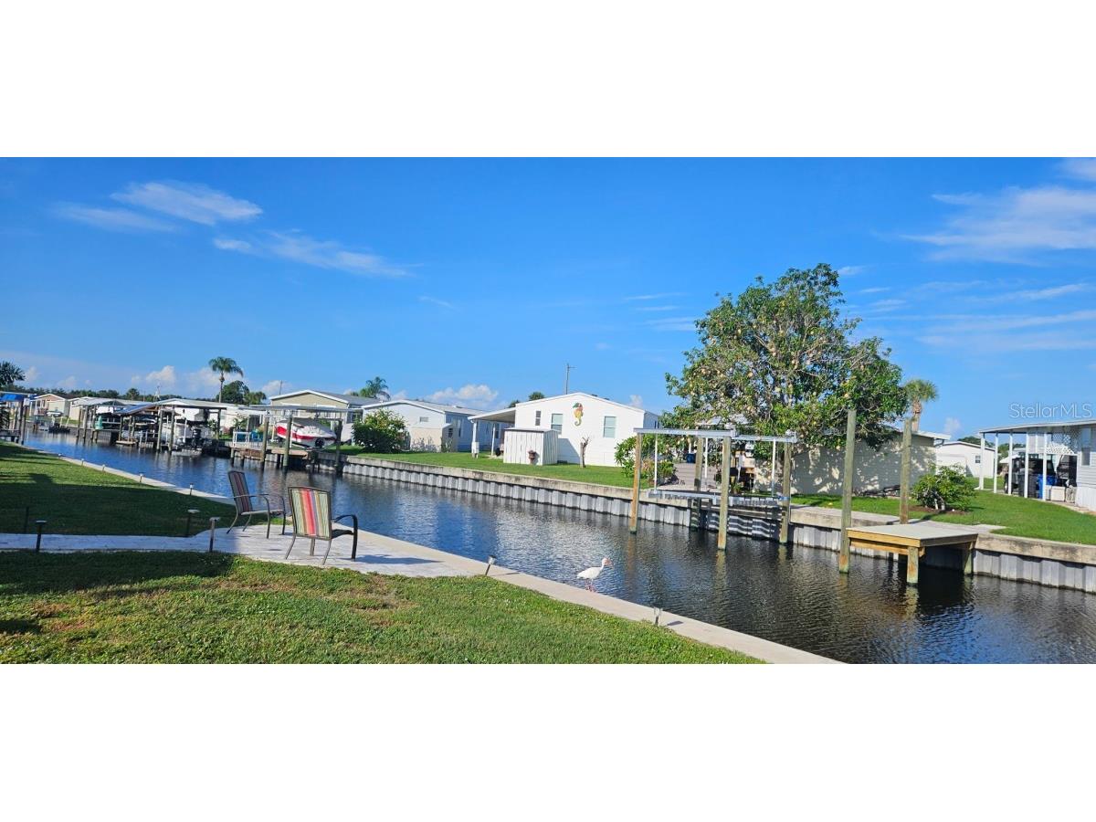 122 W Saint Annes Circle Apollo Beach FL 33572 A4694289 image2