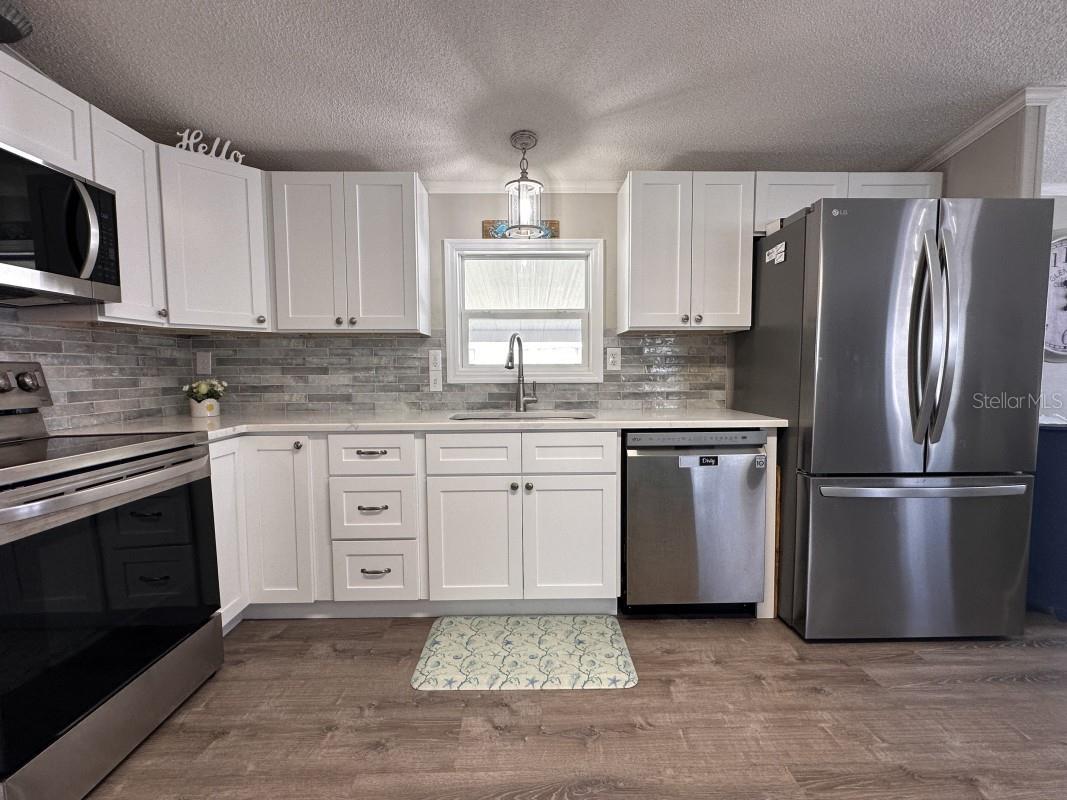 122 W Saint Annes Circle Apollo Beach FL 33572 A4694289 image6