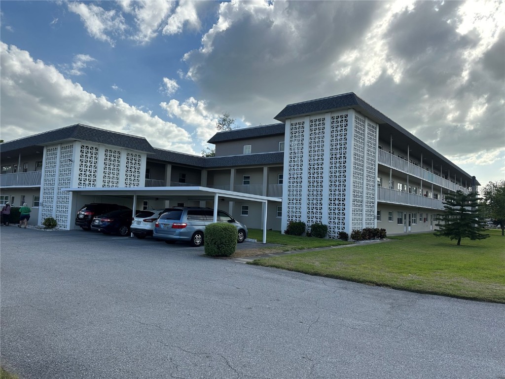 1220 57th Street N #204C Saint Petersburg FL 33710 TB8369036 image1