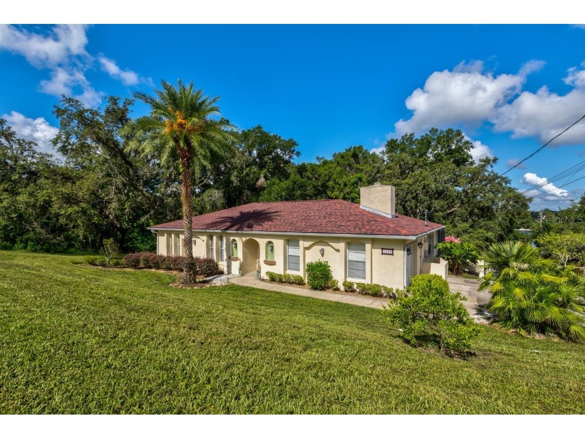 1220 Country Club Road Eustis FL 32726 - LAKE NETTIE G5099319 image1
