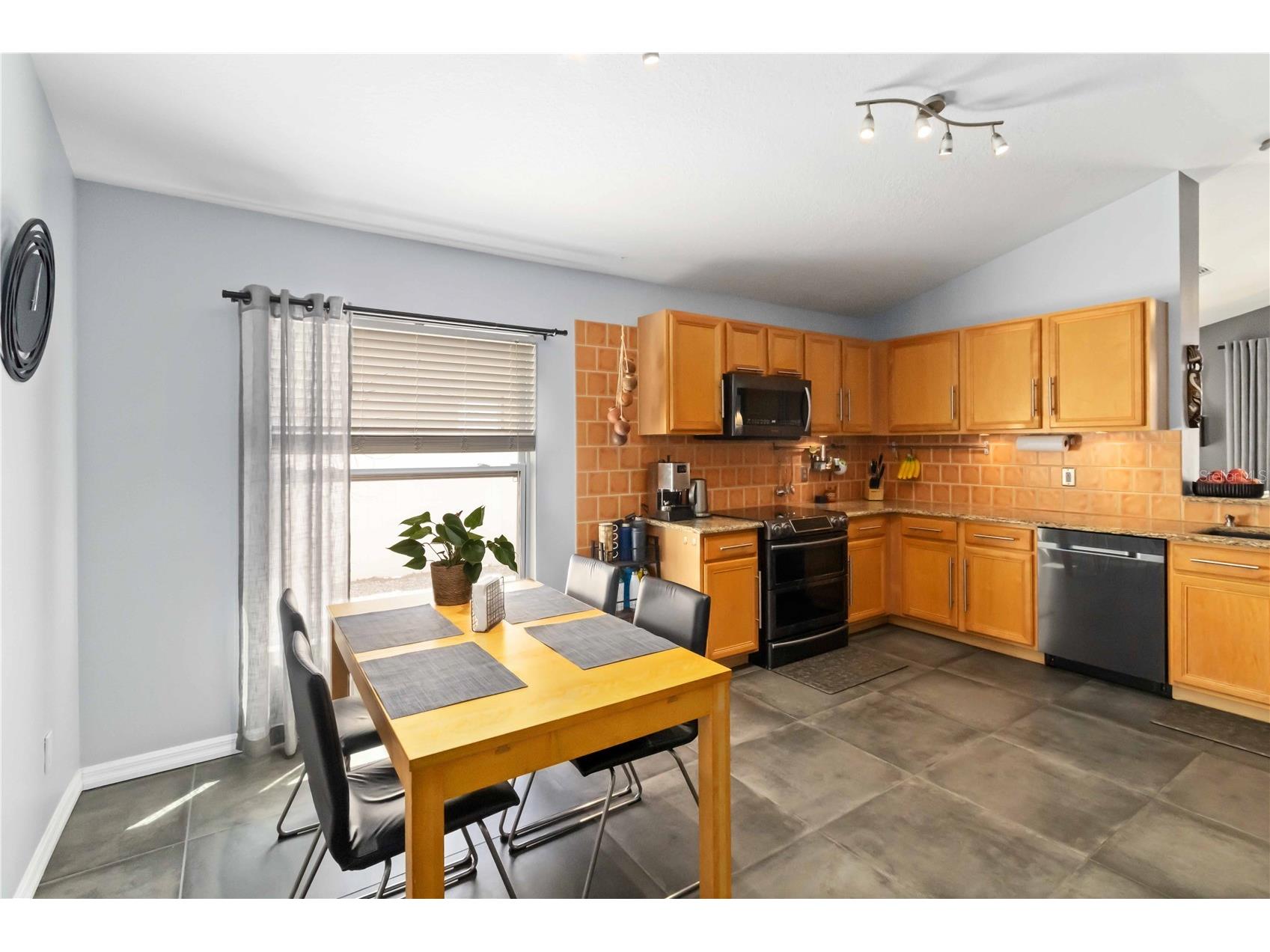 1220 Lake Highview Lane Brandon FL 33510 TB8489511 image7