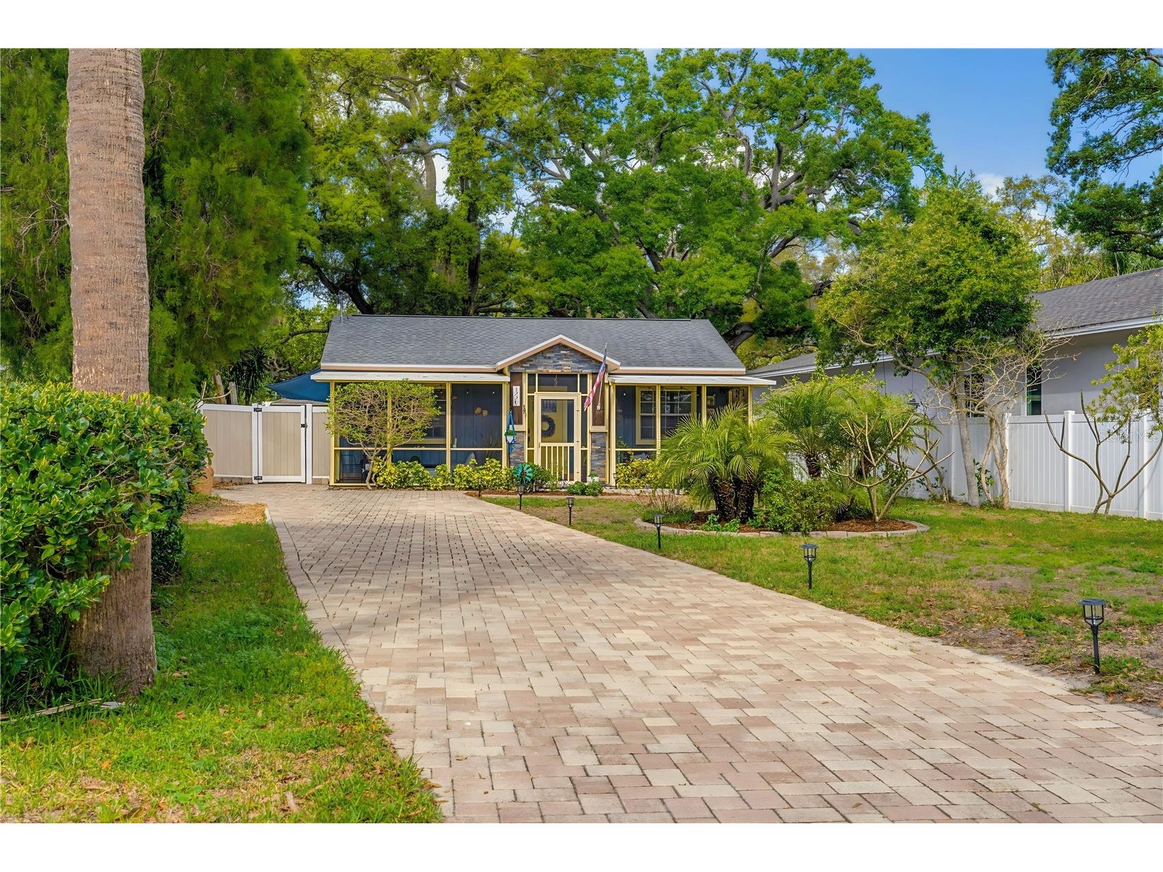1220 Orange Avenue Dunedin FL 34698 W7883817 image1