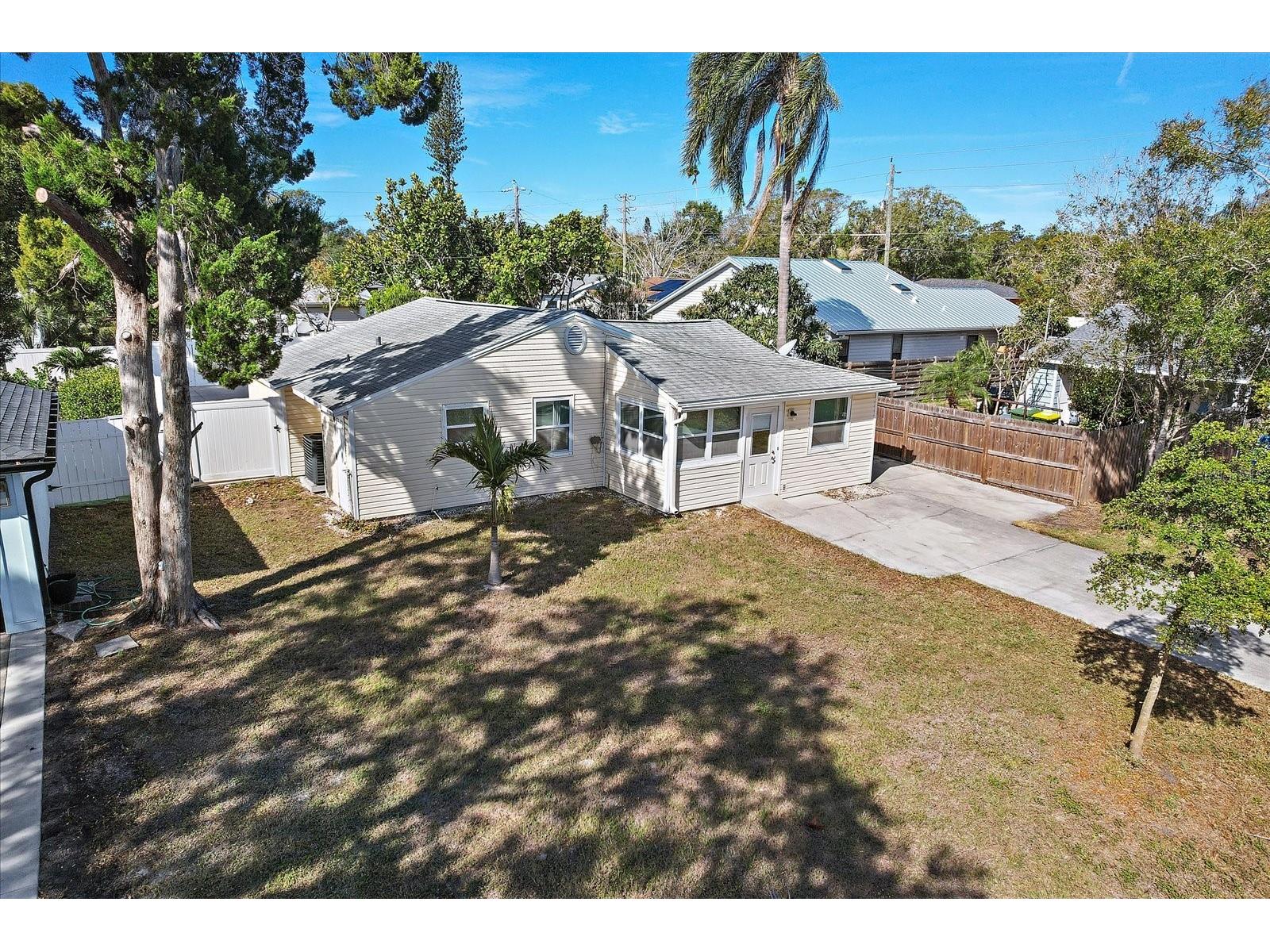1220 S Brink Avenue Sarasota FL 34239 A4681601 image1