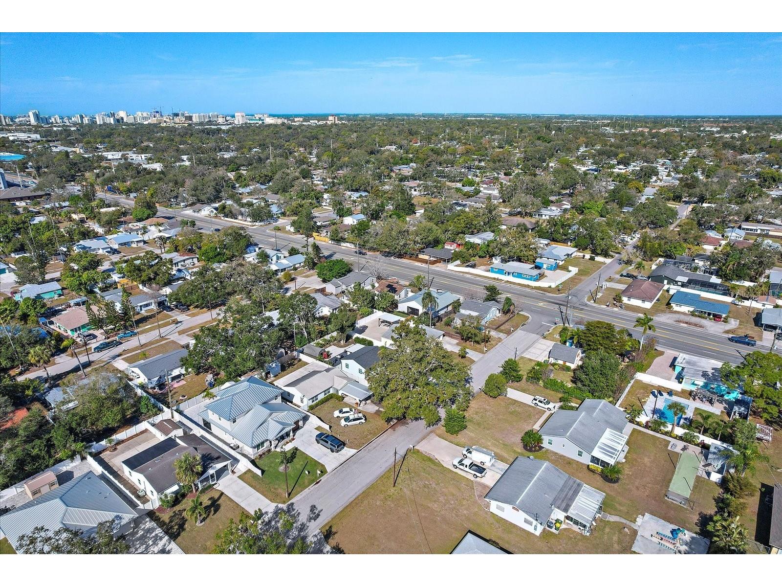 1220 S Brink Avenue Sarasota FL 34239 A4681601 image11
