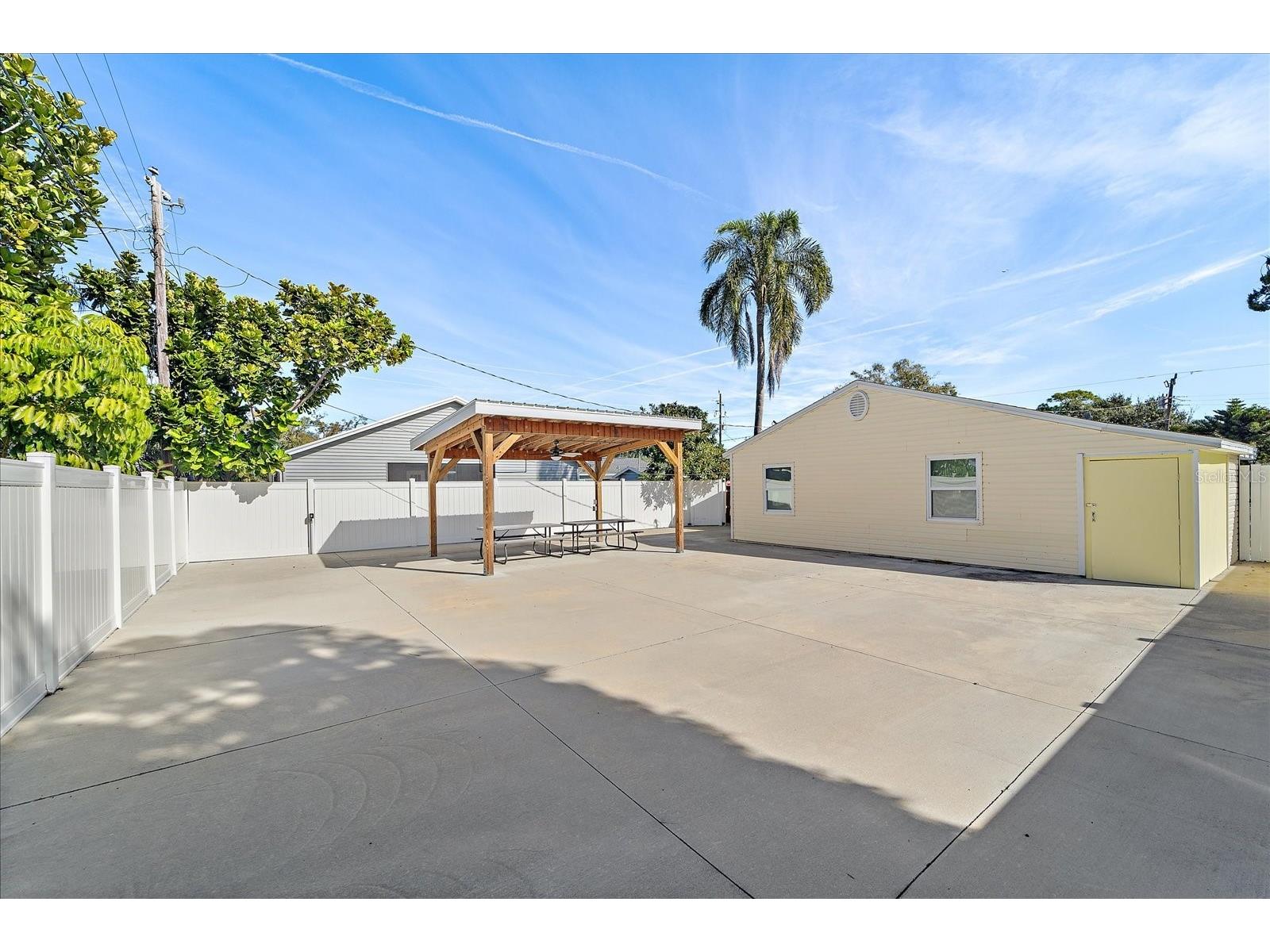 1220 S Brink Avenue Sarasota FL 34239 A4681601 image17