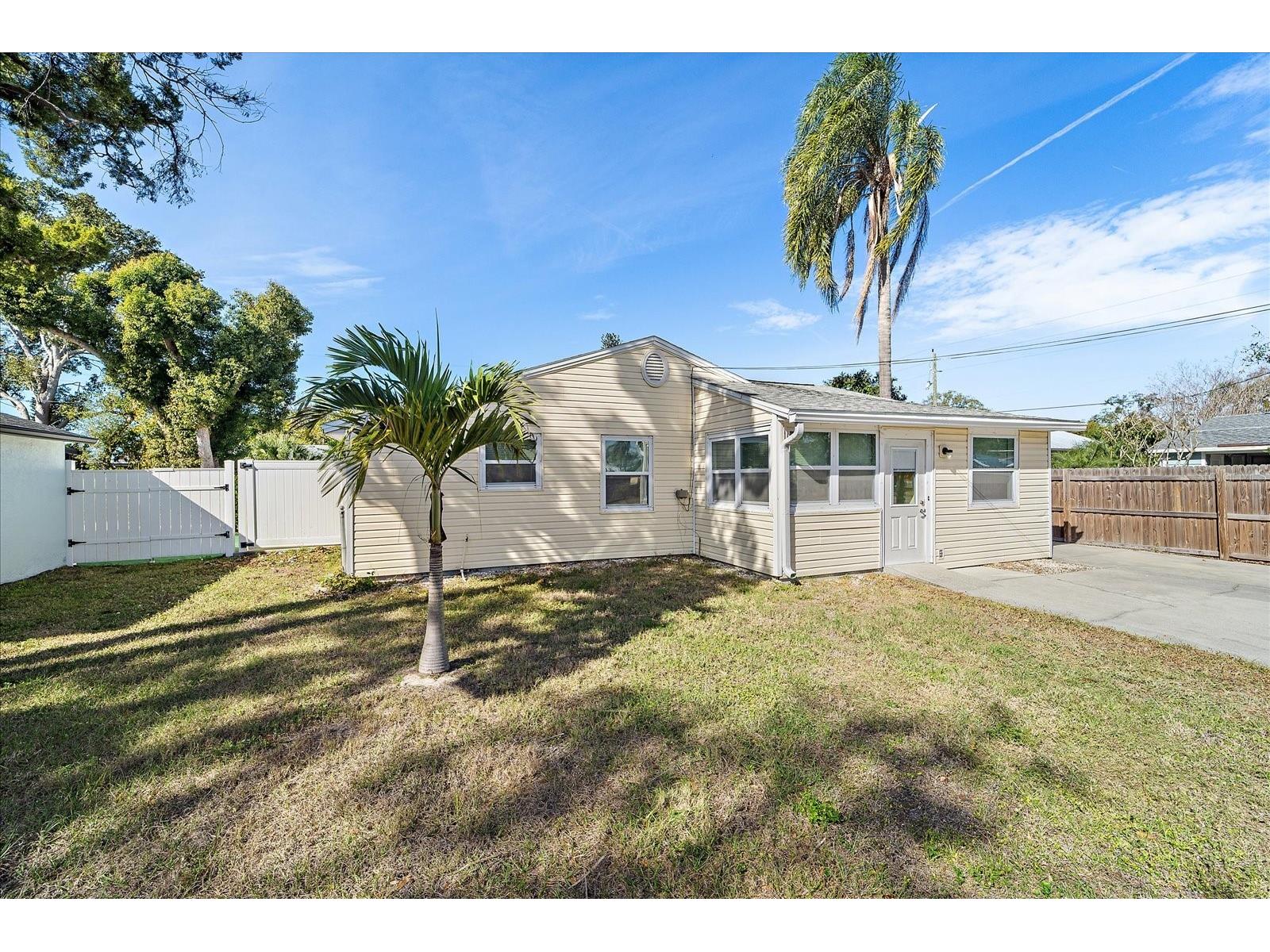 1220 S Brink Avenue Sarasota FL 34239 A4681601 image6
