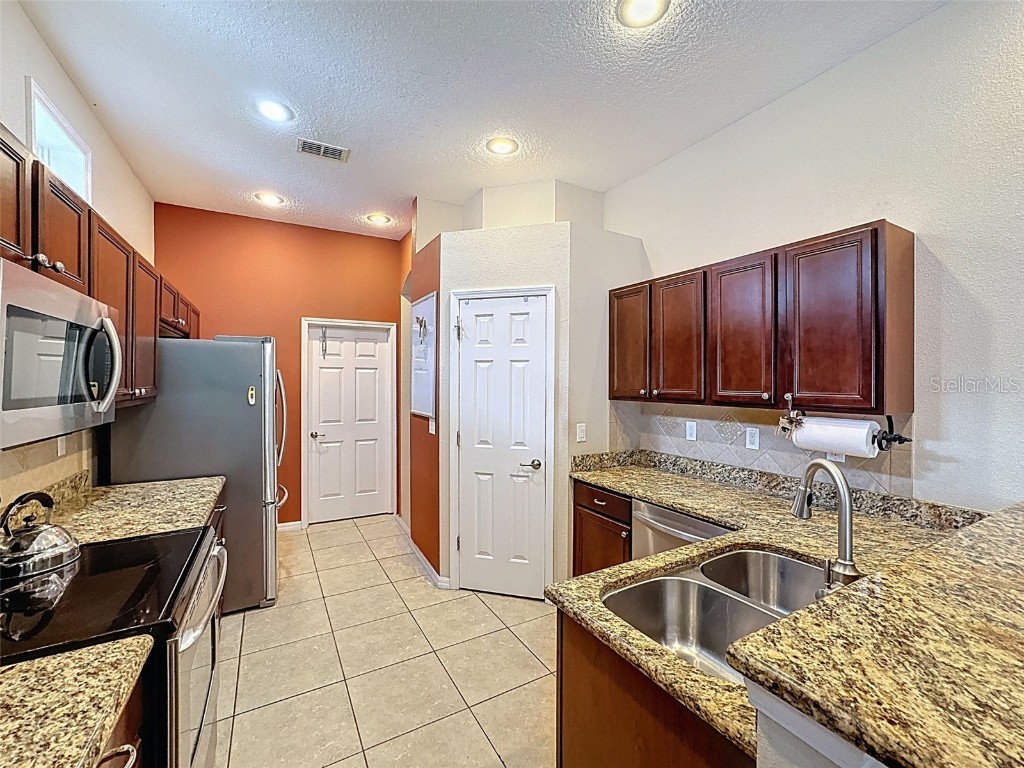 12200 Hunters Lake Drive New Port Richey FL 34654 TB8400571 image25