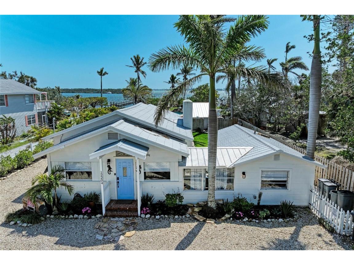 12204 45th Avenue Drive W Cortez FL 34215 - SARASOTA BAY A4645487 image1