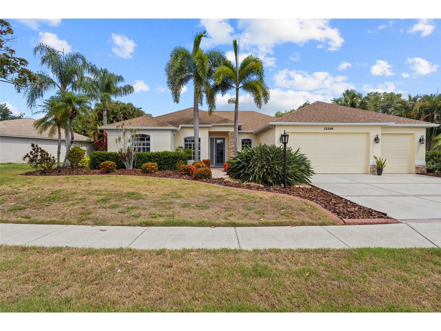 12209 Clubhouse Drive Lakewood Ranch FL 34202 A4697954 image2