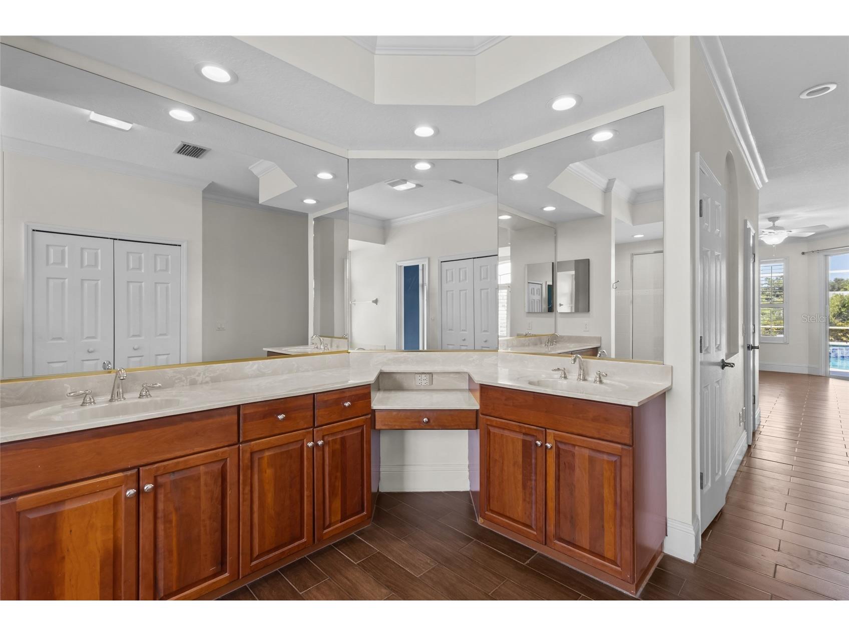 12209 Clubhouse Drive Lakewood Ranch FL 34202 A4697954 image35