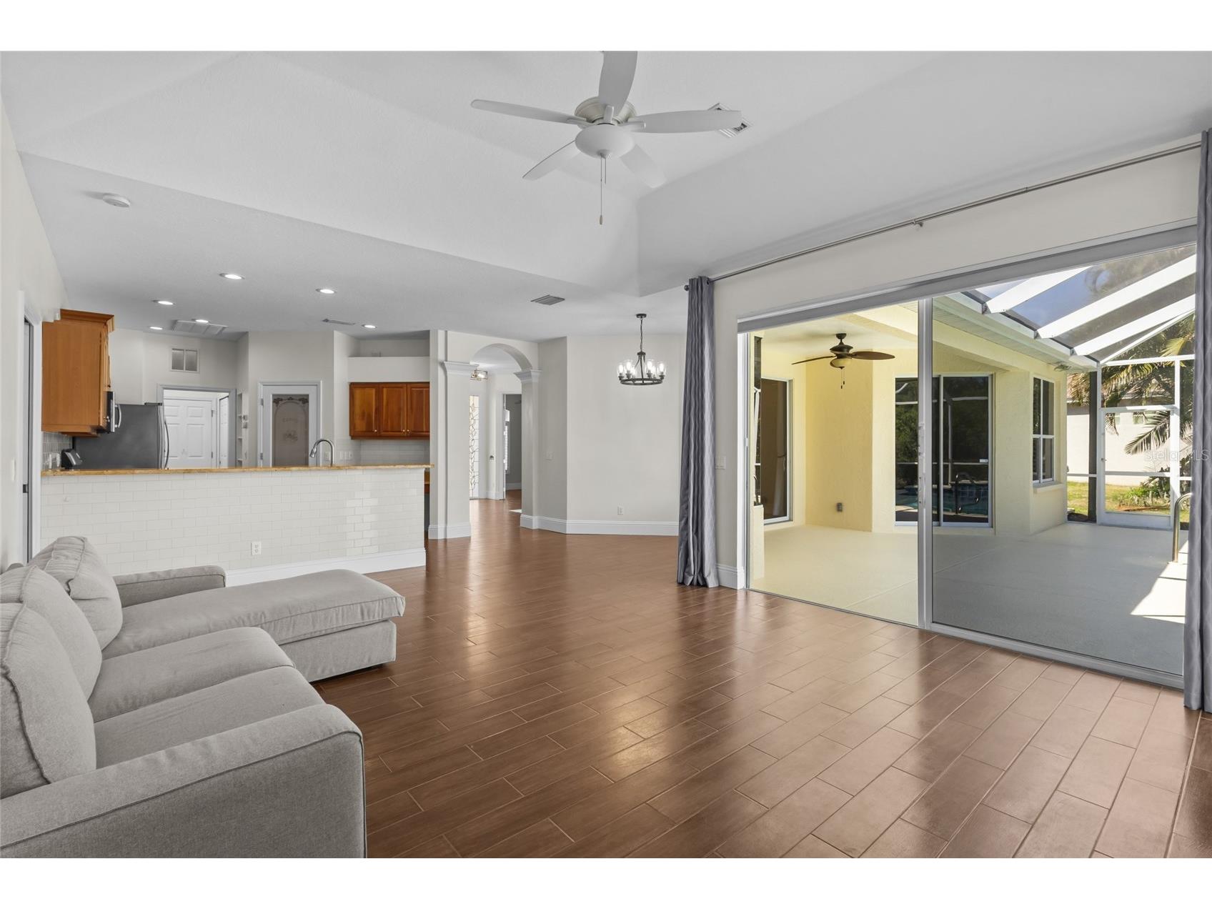 12209 Clubhouse Drive Lakewood Ranch FL 34202 A4697954 image8
