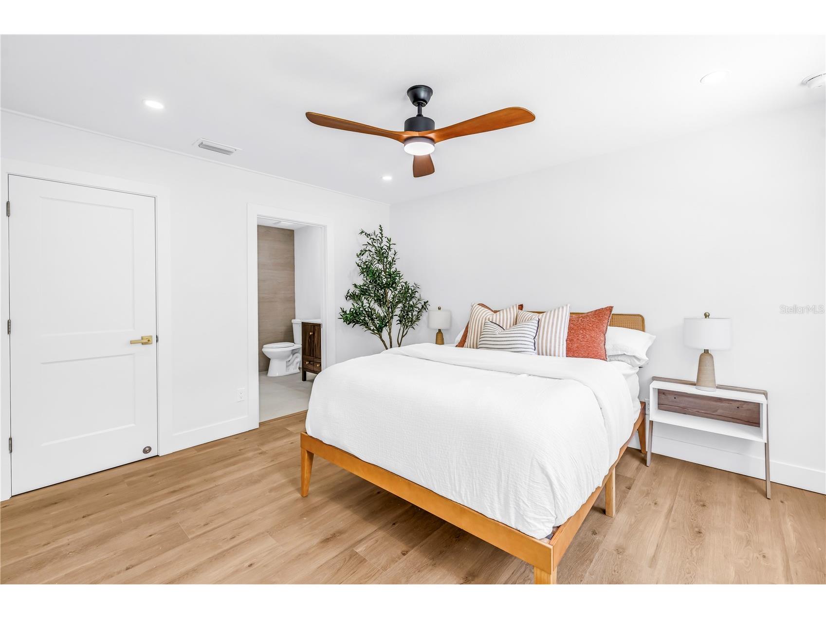 1221 36th Terrace N Saint Petersburg FL 33704 TB8527662 image16