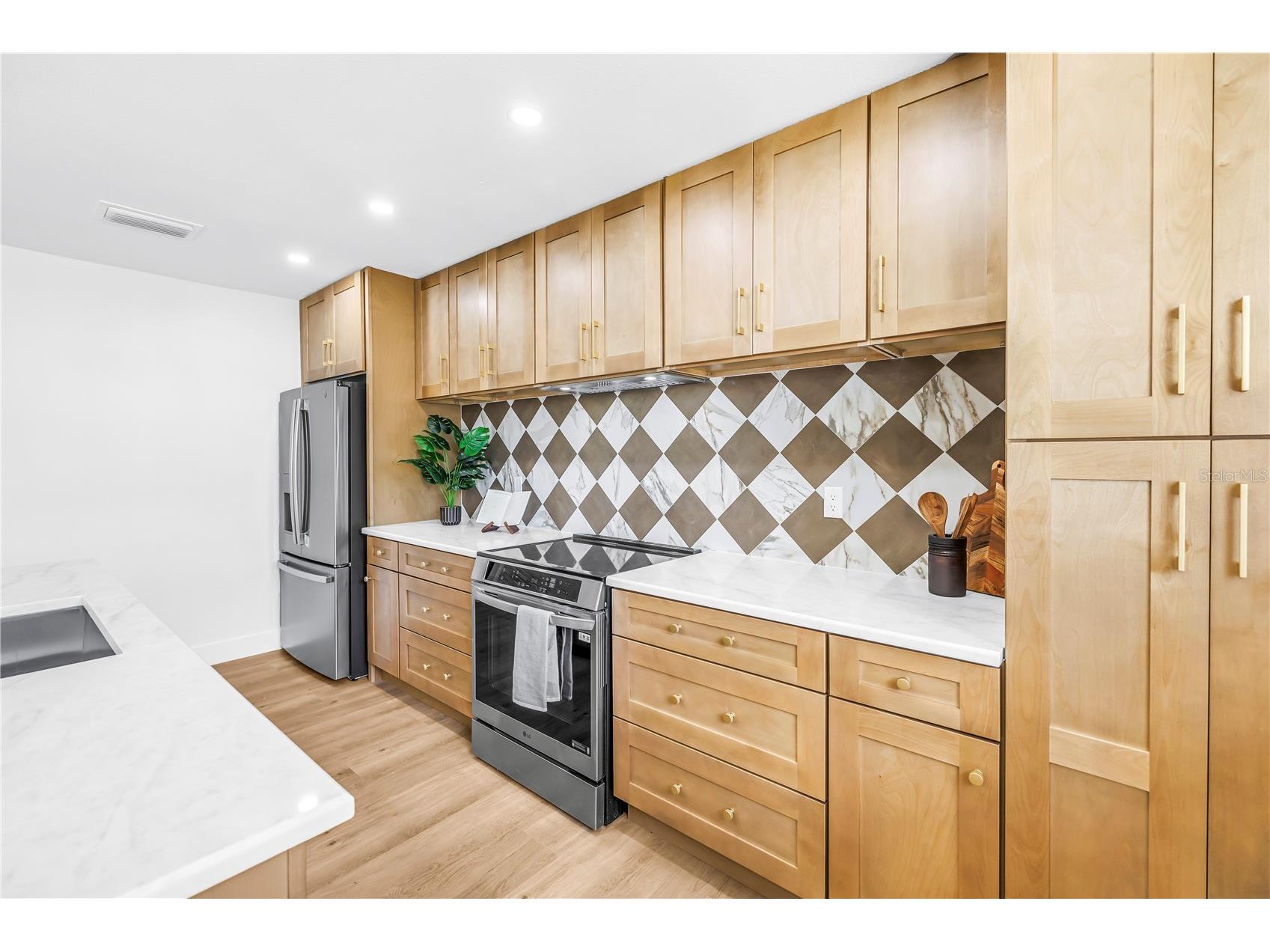 1221 36th Terrace N Saint Petersburg FL 33704 TB8527662 image9