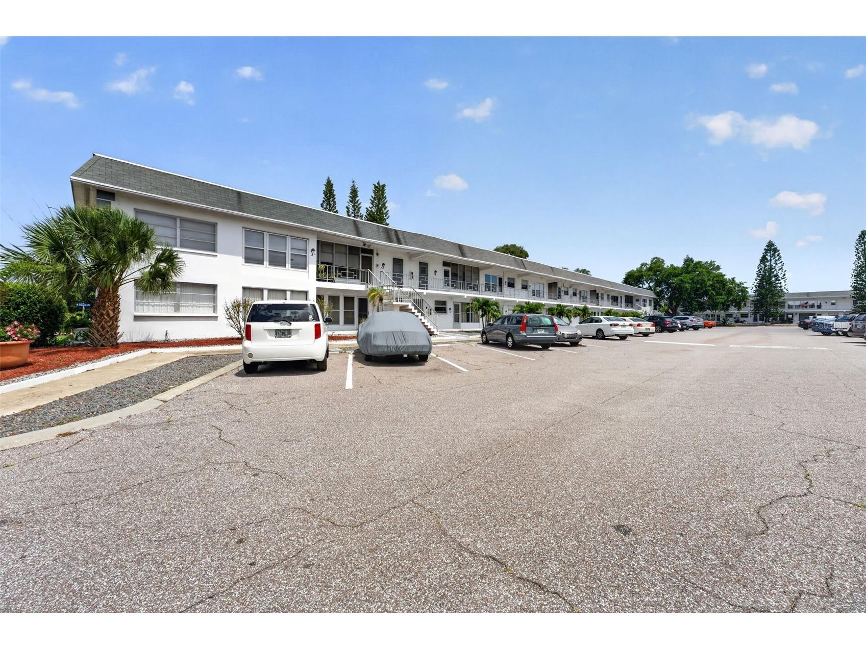 1221 Drew Street #A5 Clearwater FL 33755 O6409490 image2