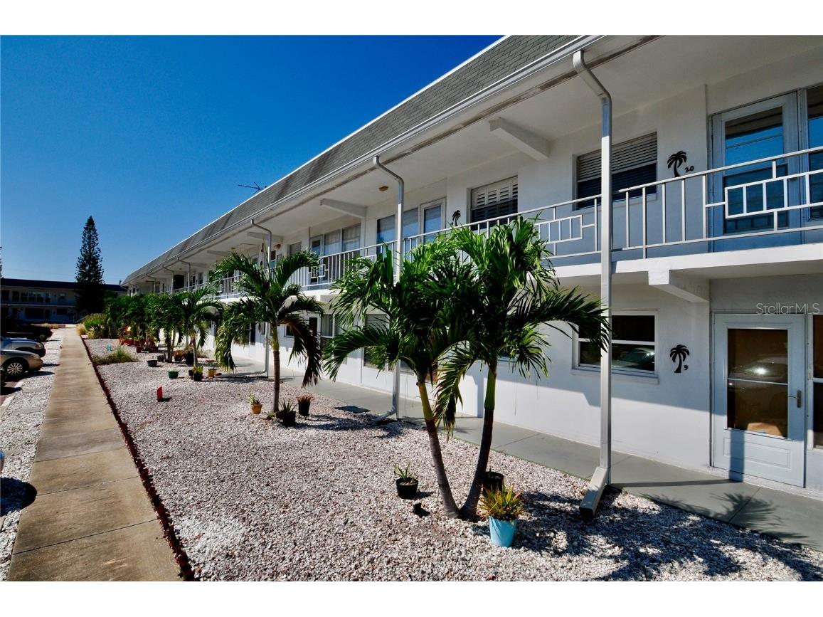 1221 Drew Street #B18 Clearwater FL 33755 U8213854 image1