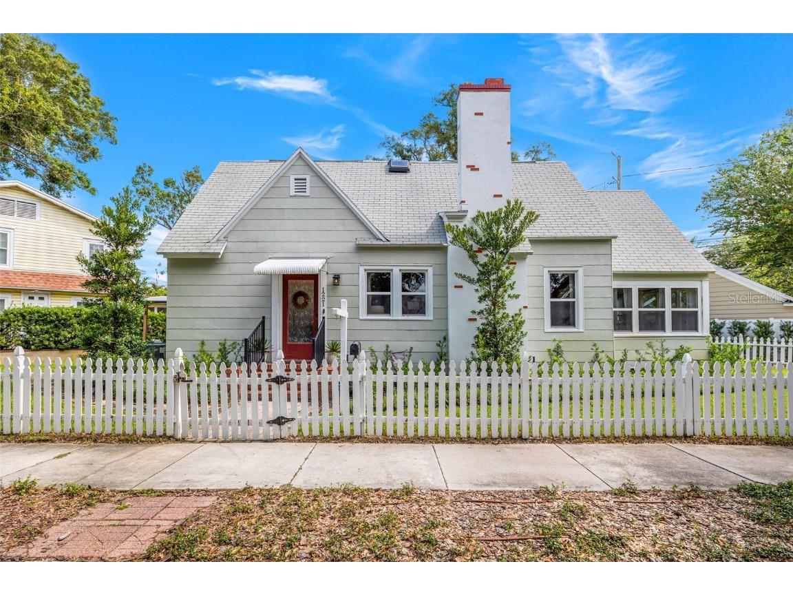 1221 Kenwood Avenue N Saint Petersburg FL 33704 U8214098 image1