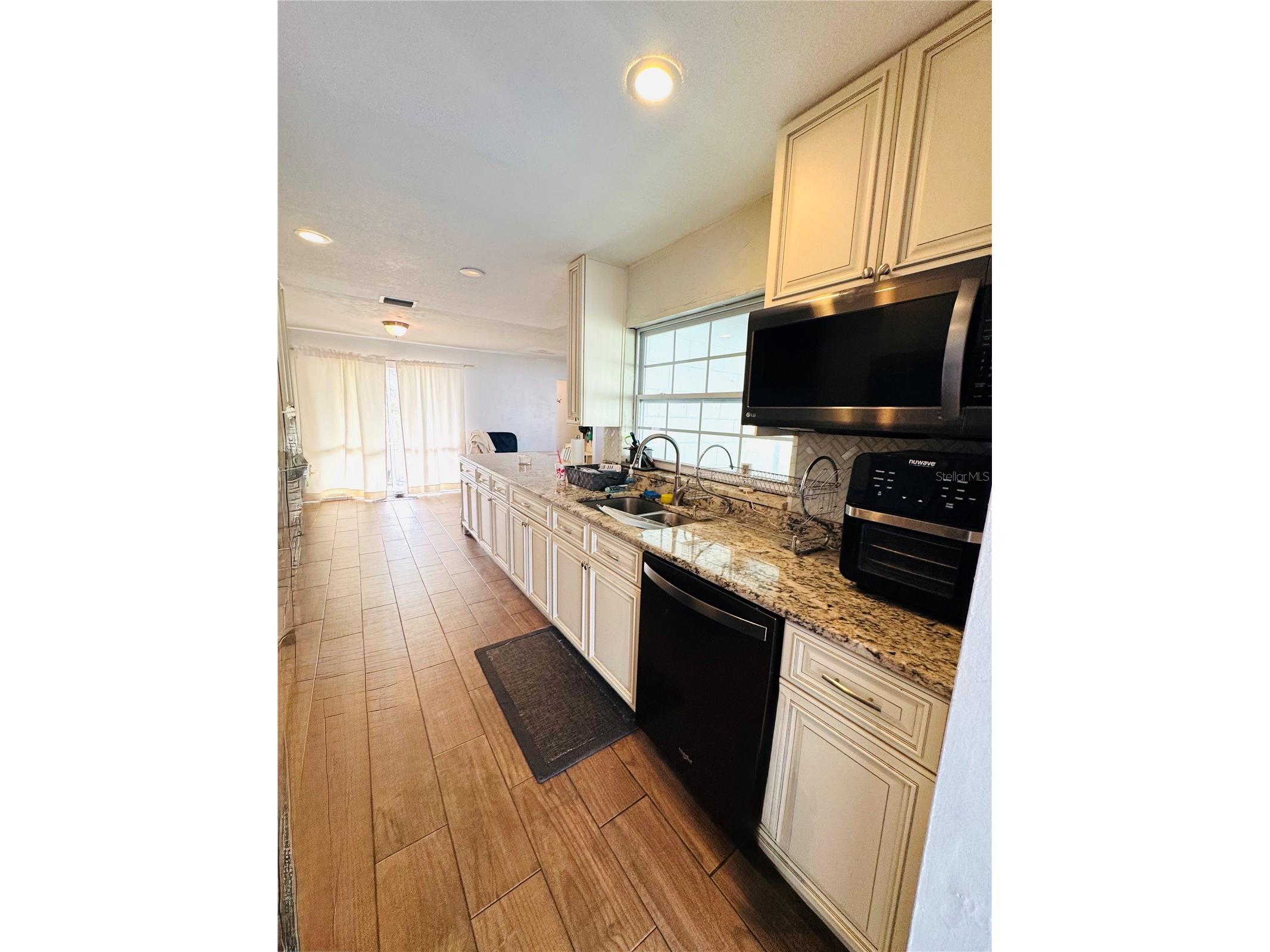 1221 Leeway Avenue Orlando FL 32810 O6419929 image4