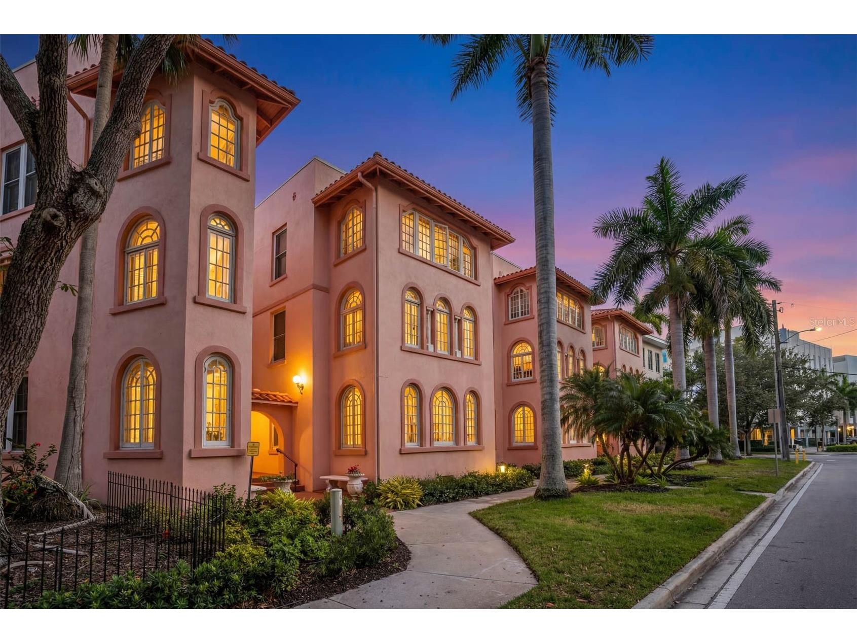1221 N Palm Avenue #106/107 Sarasota FL 34236 A4682388 image3