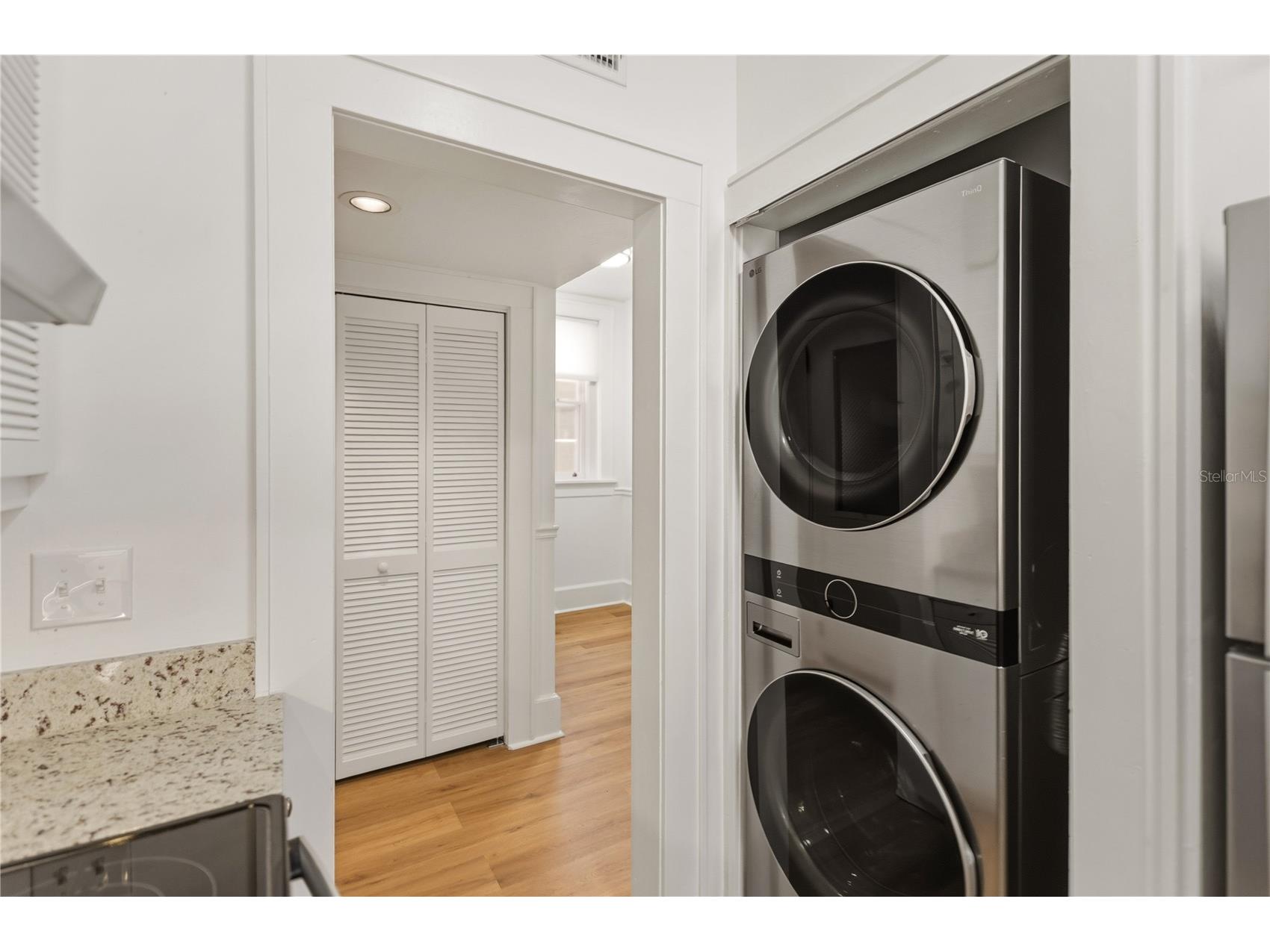 1221 N Palm Avenue #202 Sarasota FL 34236 A4693884 image10