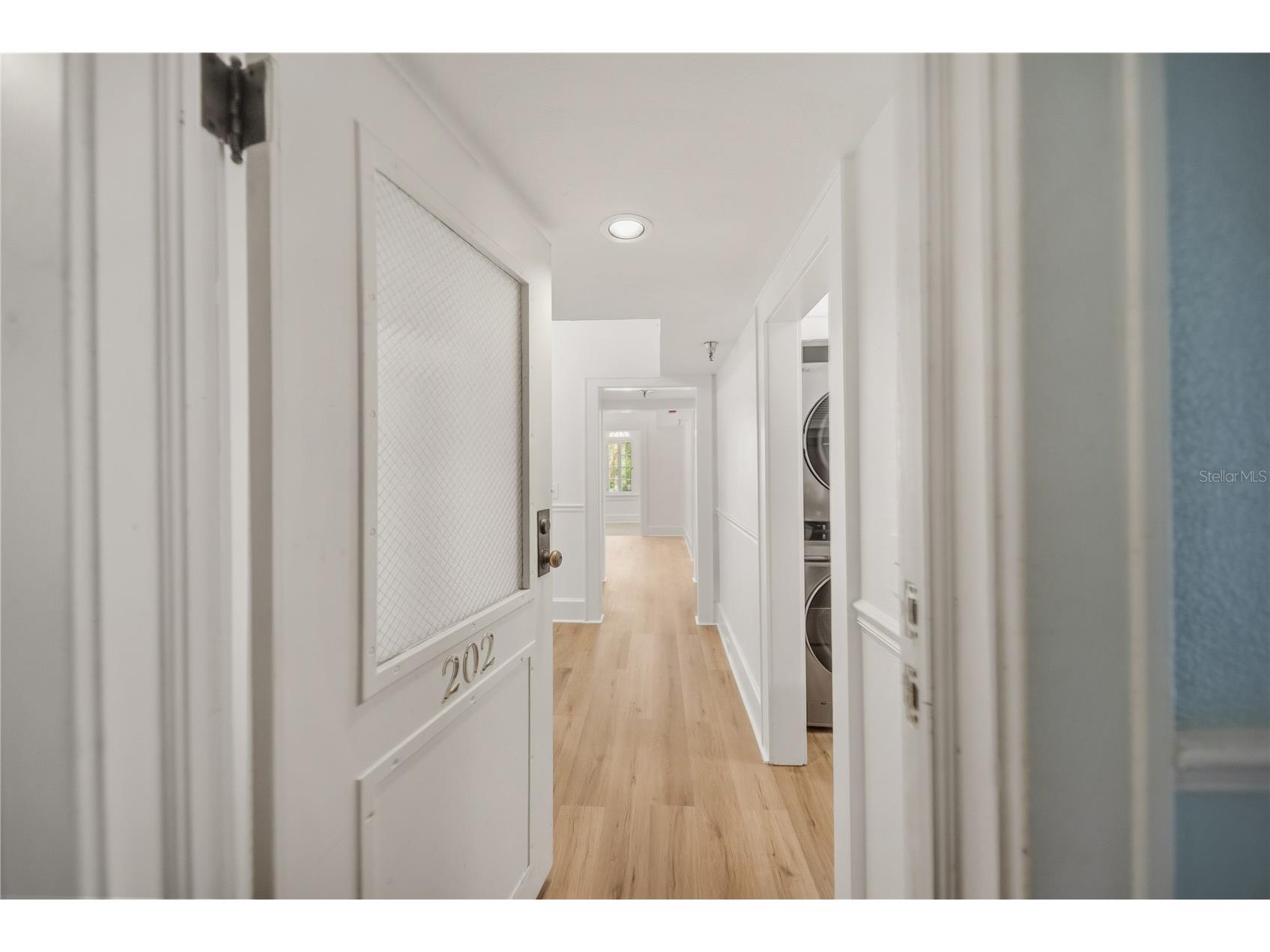 1221 N Palm Avenue #202 Sarasota FL 34236 A4693884 image3