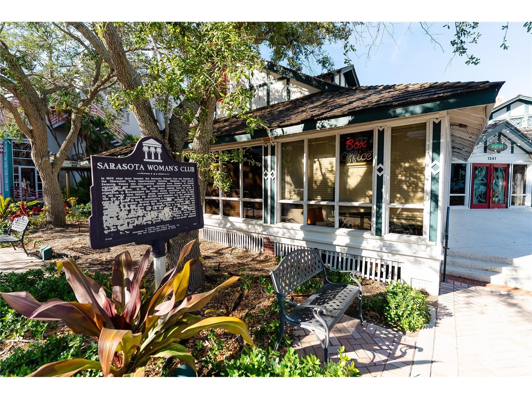 1221 N Palm Avenue #202 Sarasota FL 34236 A4693884 image60