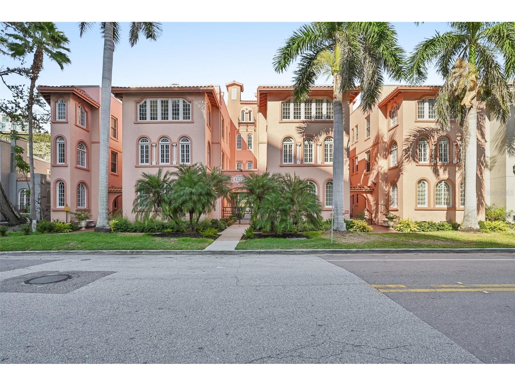 1221 N Palm Avenue #207 Sarasota FL 34236 A4672907 image1