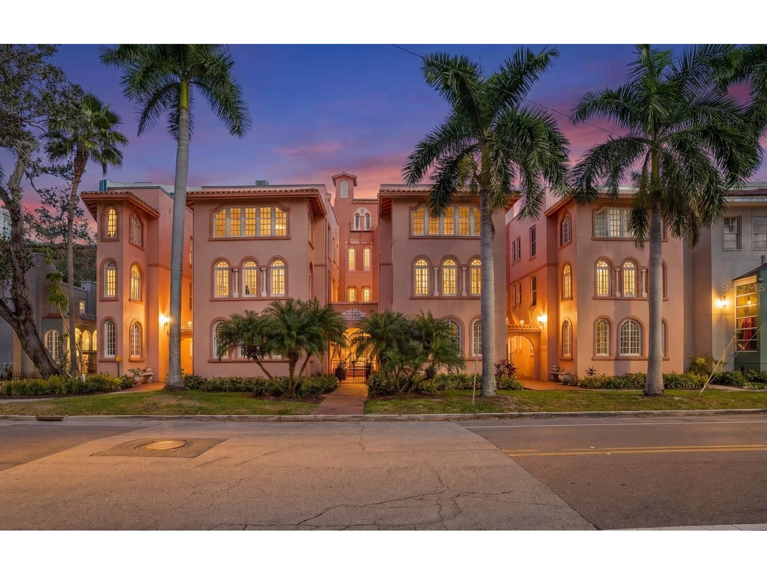 1221 N Palm Avenue #303 Sarasota FL 34236 A4680336 image1