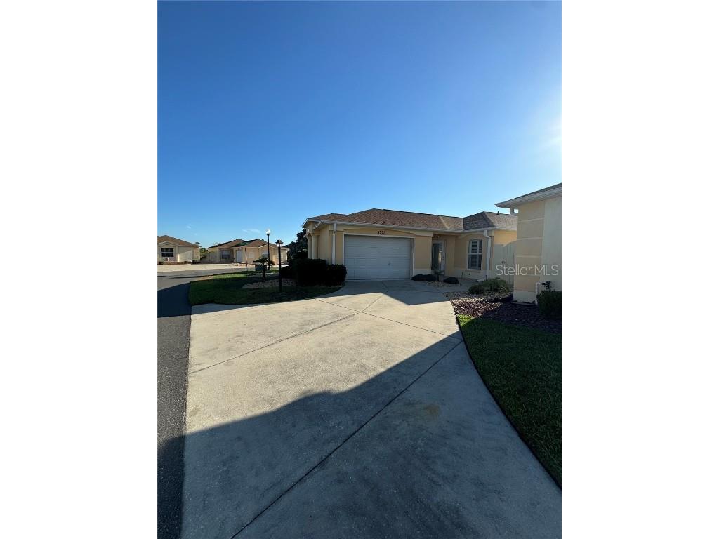 1221 Santa Cruz Drive The Villages FL 32162 O6217295 image1
