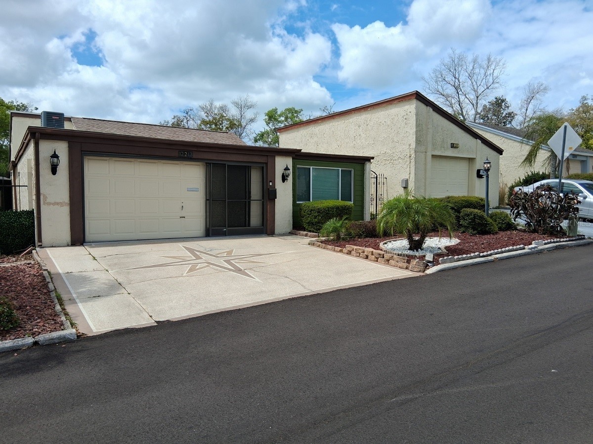 12213 Saddle Strap Row Hudson FL 34667 W7884360 image1