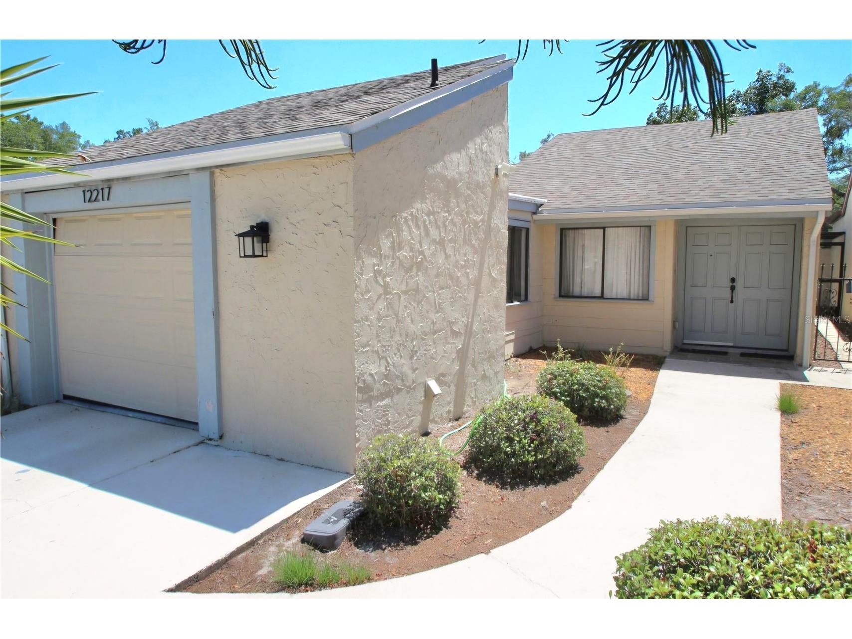 12217 Saddle Strap Row Hudson FL 34667 TB8523427 image1