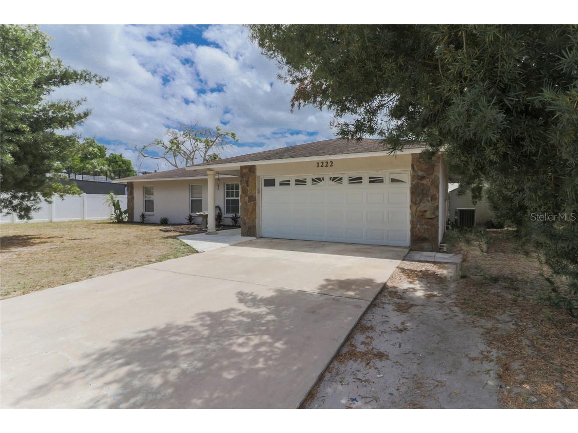 1222 Carmella Lane Sarasota FL 34243 A4566757 image1