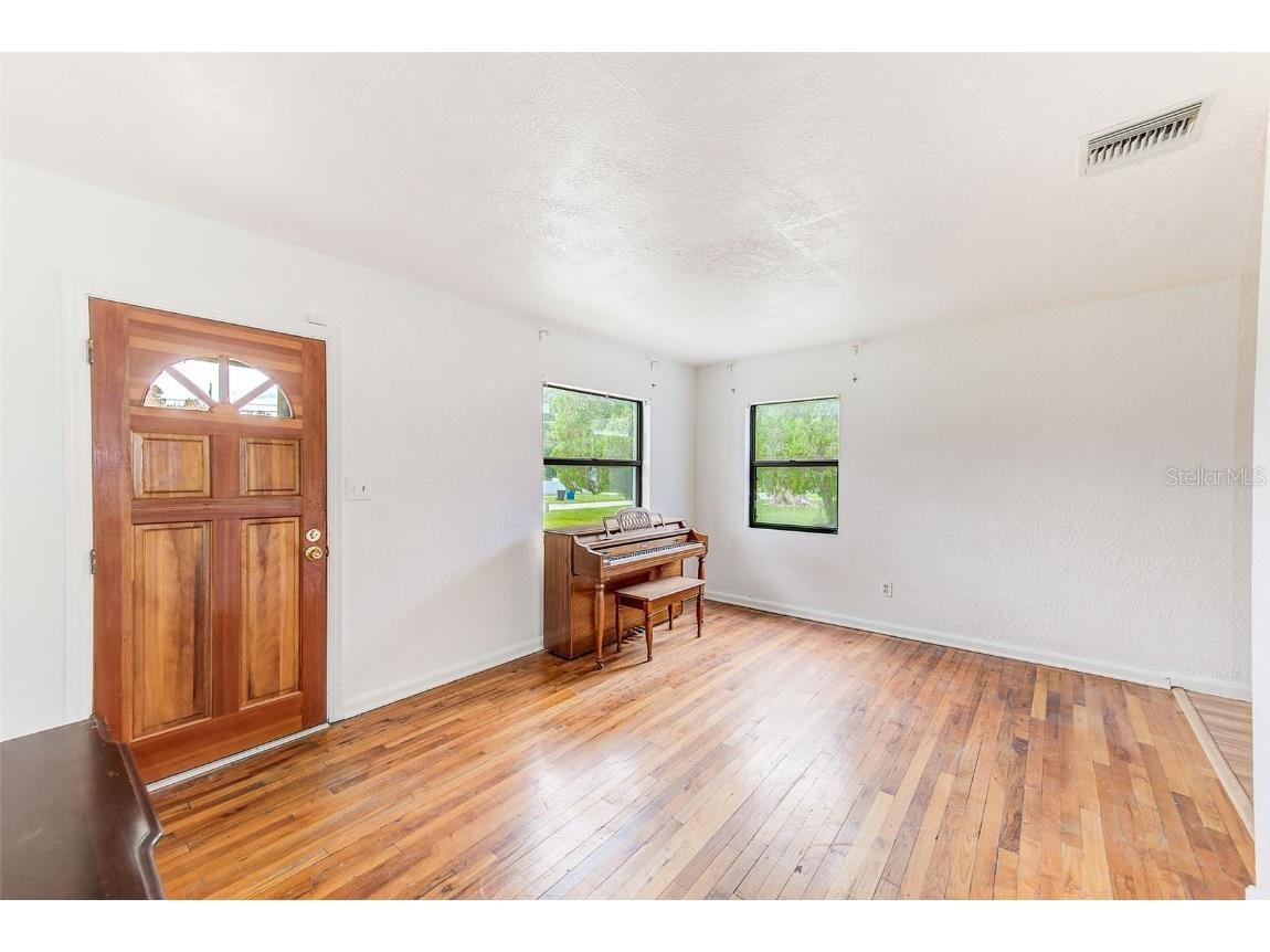 1222 Seminole Street Clearwater FL 33755 TB8424577 image3