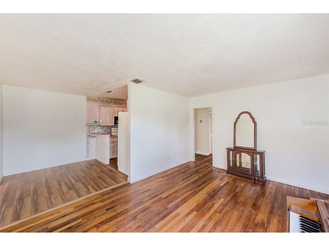 1222 Seminole Street Clearwater FL 33755 TB8424577 image5