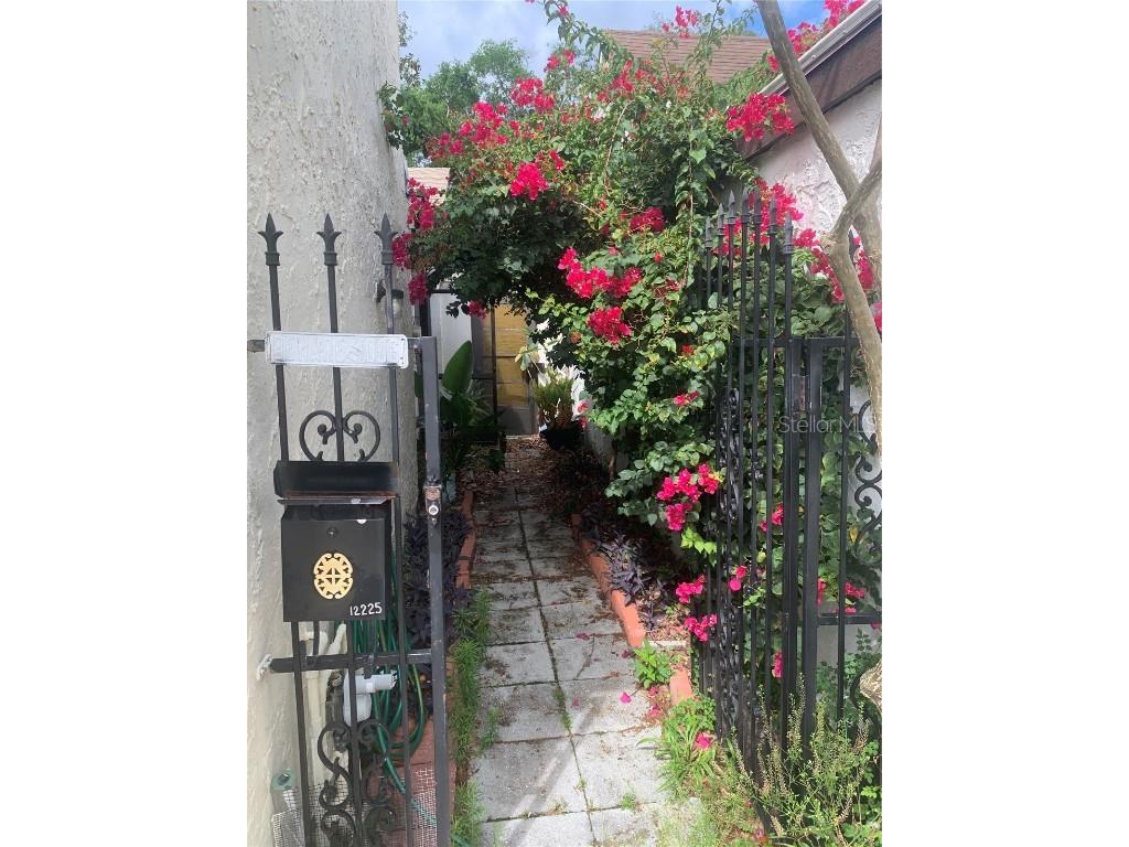 12225 Saddle Strap Row Hudson FL 34667 TB8414722 image4