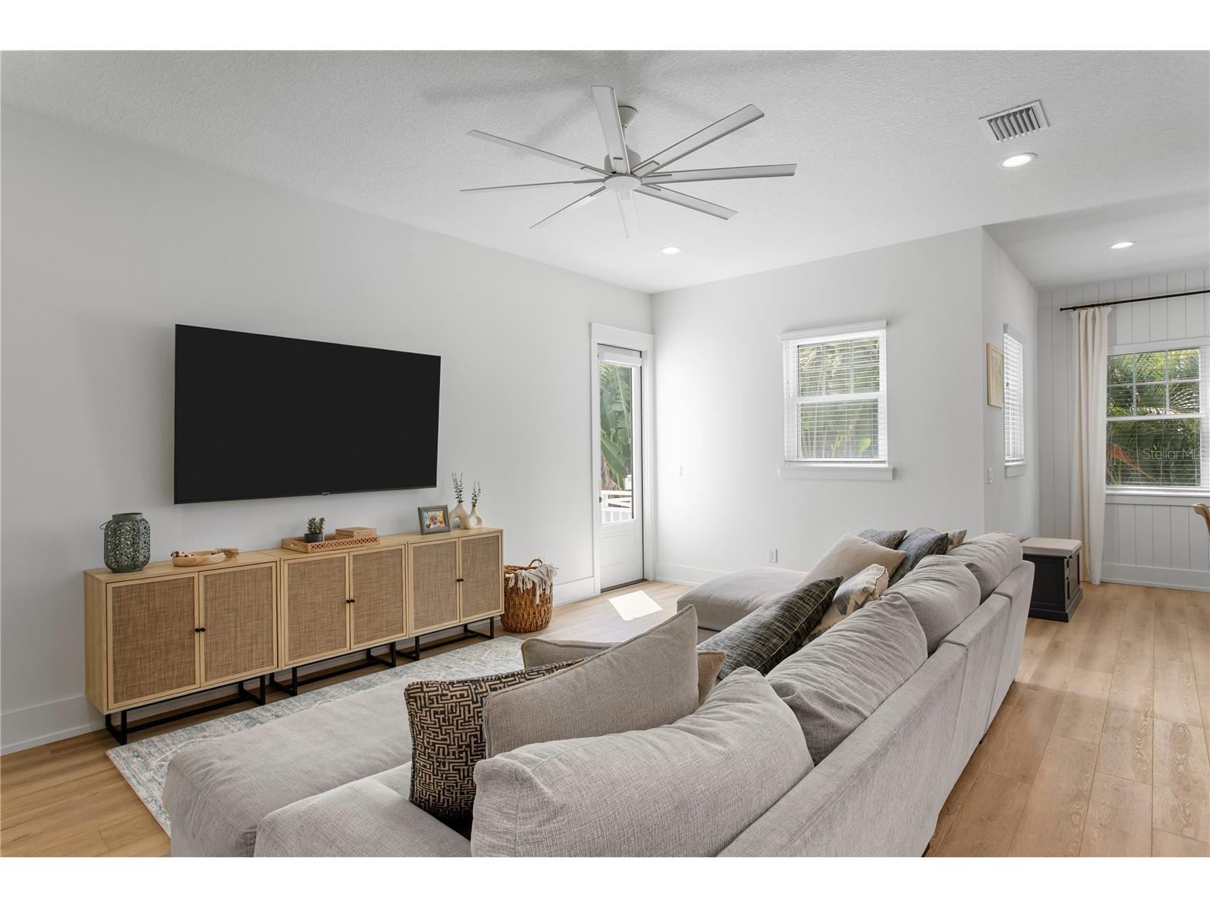 1223 5th Street S Saint Petersburg FL 33701 TB8505016 image6