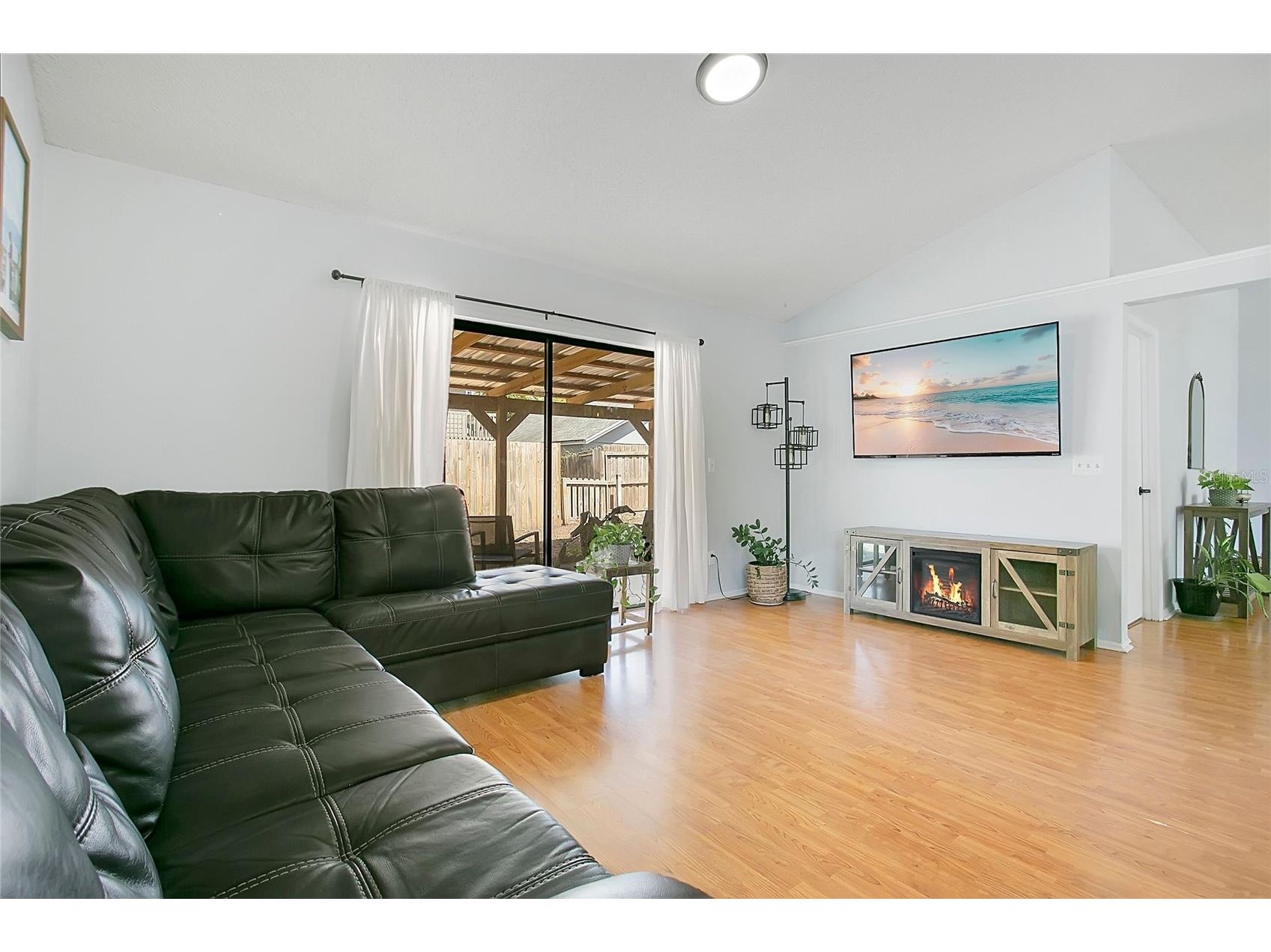 1223 Lacey Oak Drive Apopka FL 32703 O6391809 image3
